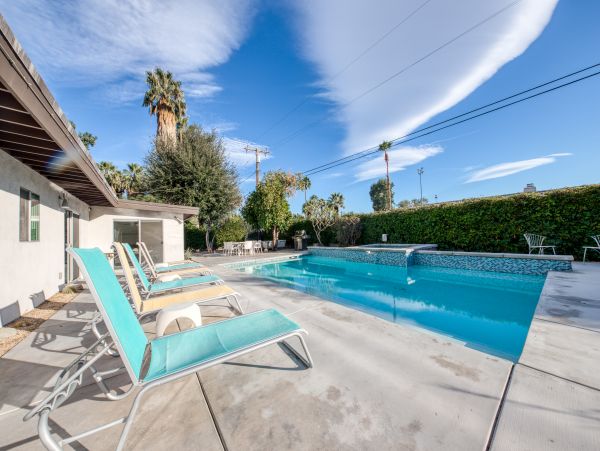 Palm Springs Home 984124