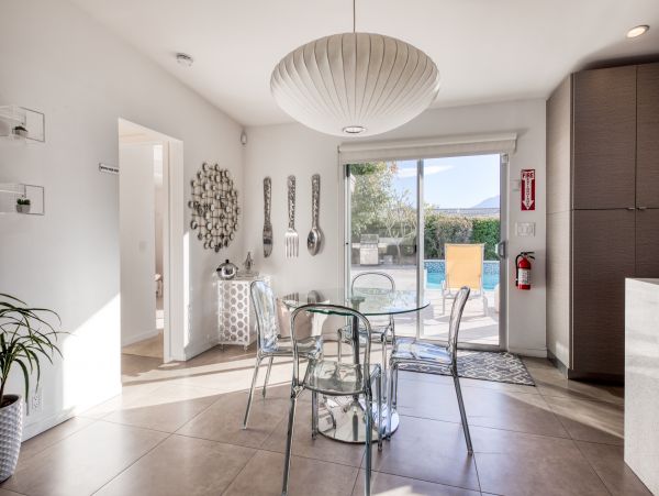Palm Springs Home 984124