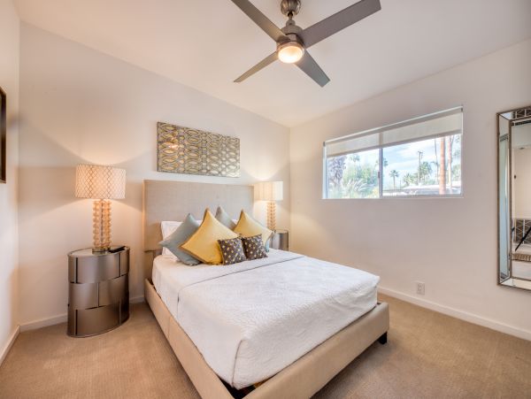 Palm Springs Home 984124