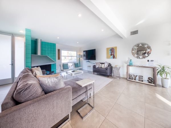Palm Springs Home 984124