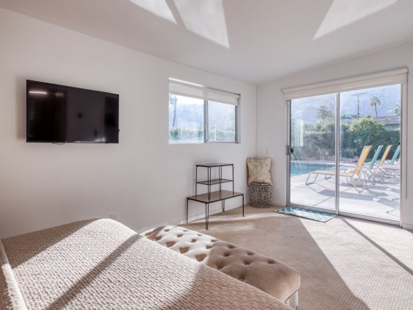 Palm Springs Home 984124