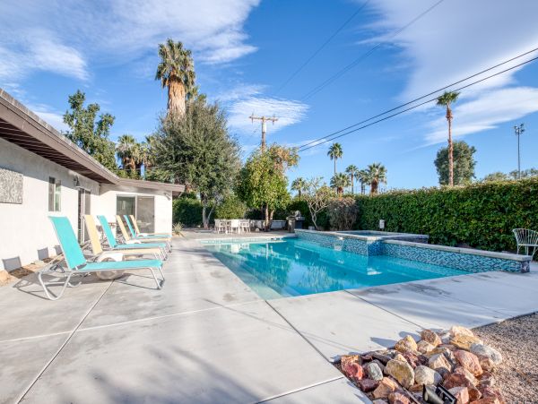 Palm Springs Home 984124