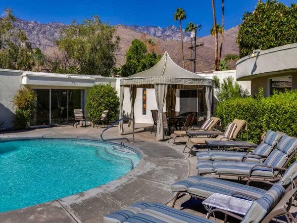 Palm Springs Home 984125
