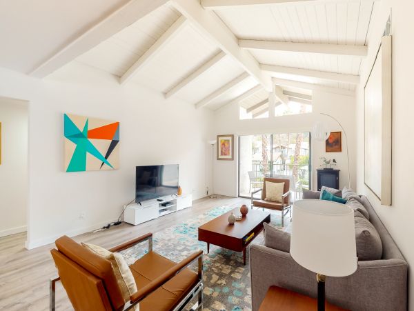 Palm Springs Home 984126