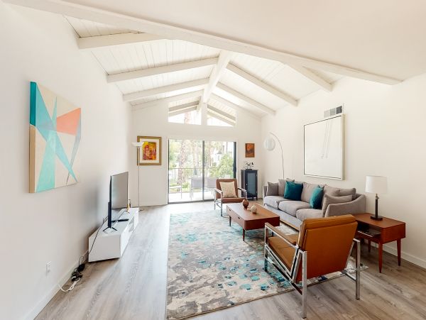 Palm Springs Home 984126