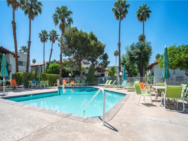 Palm Springs Home 984126