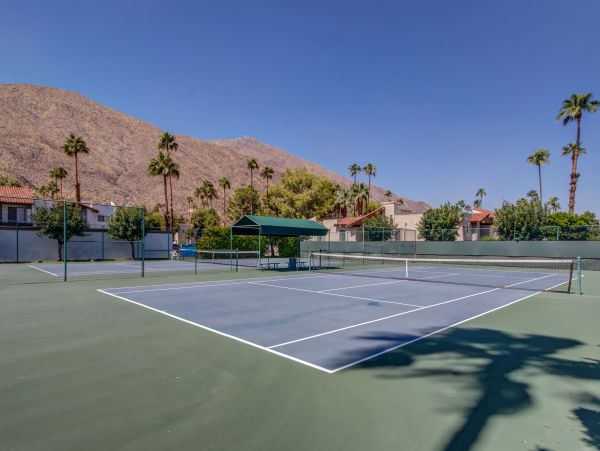 Palm Springs Home 984126