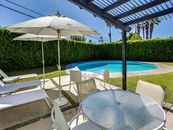 Palm Springs Home 984127
