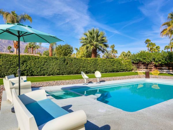 Palm Springs Home 984128