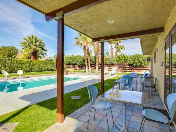 Palm Springs Home 984128