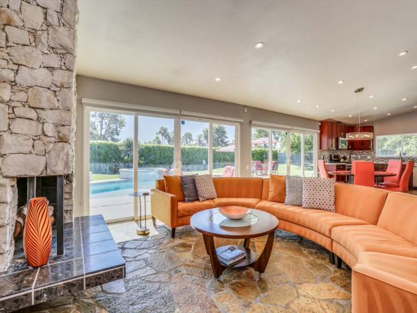 Palm Springs Home 984129