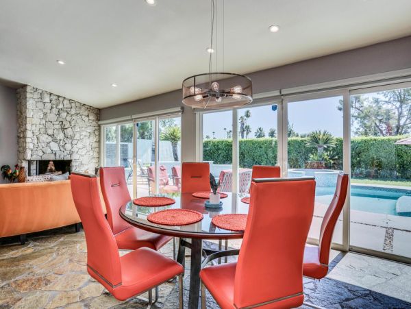 Palm Springs Home 984129
