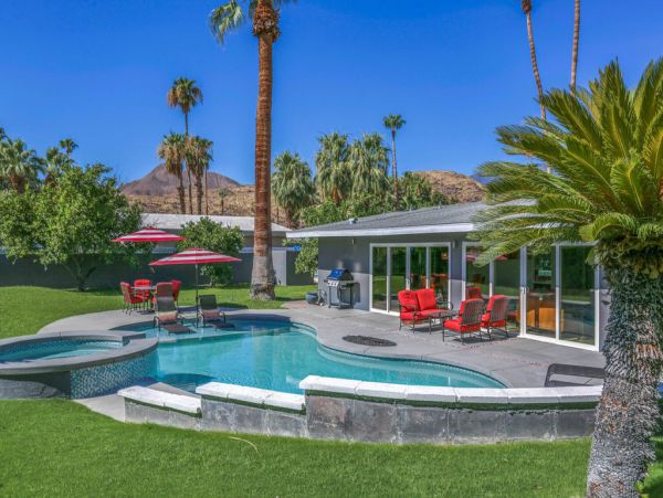 Palm Springs Home 984129