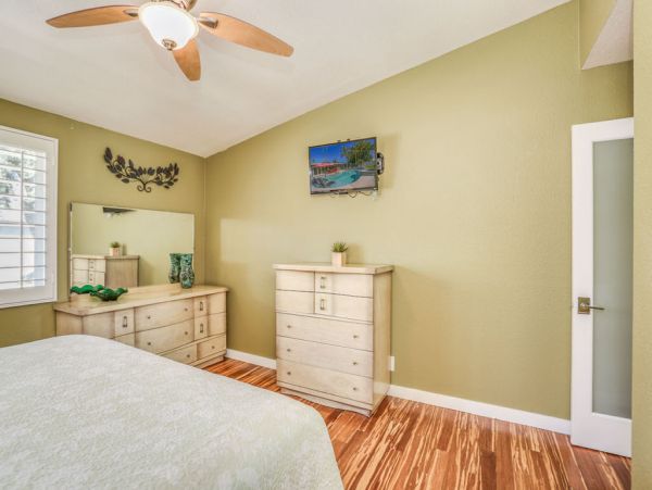 Palm Springs Home 984129