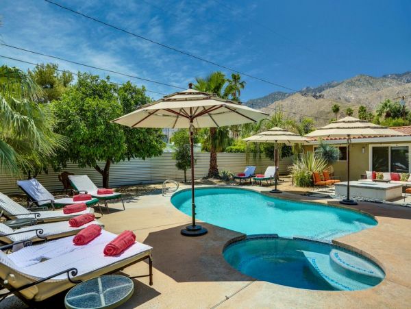 Palm Springs Home 984130