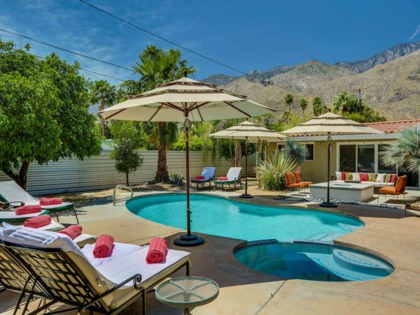 Palm Springs Home 984130