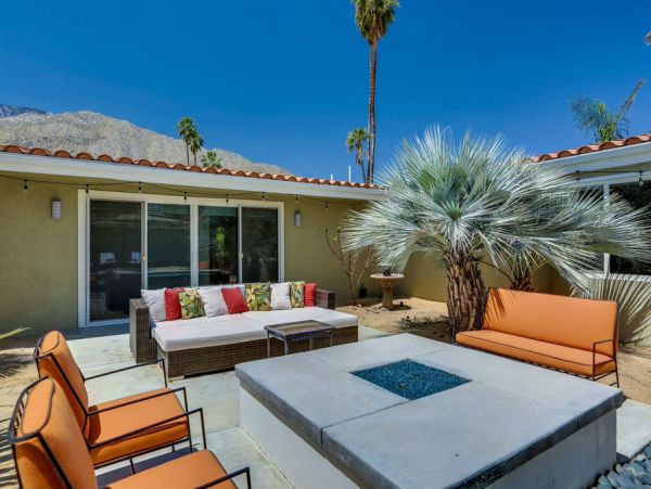 Palm Springs Home 984130