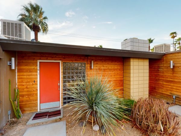 Palm Springs Home 984131
