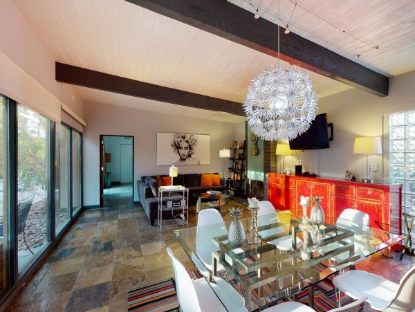 Palm Springs Home 984131