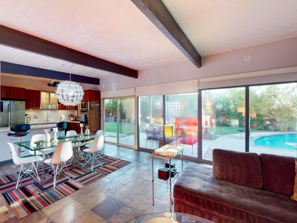 Palm Springs Home 984131