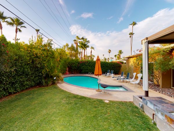 Palm Springs Home 984131