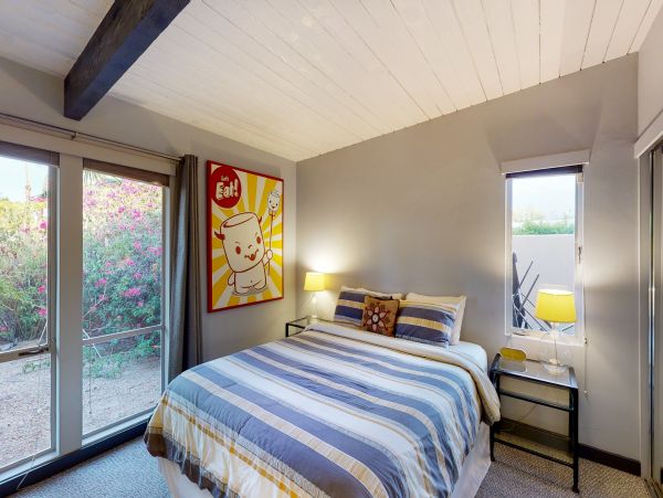 Palm Springs Home 984131