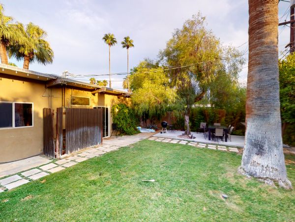 Palm Springs Home 984131
