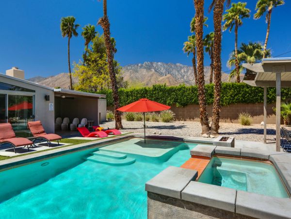 Palm Springs Home 984133