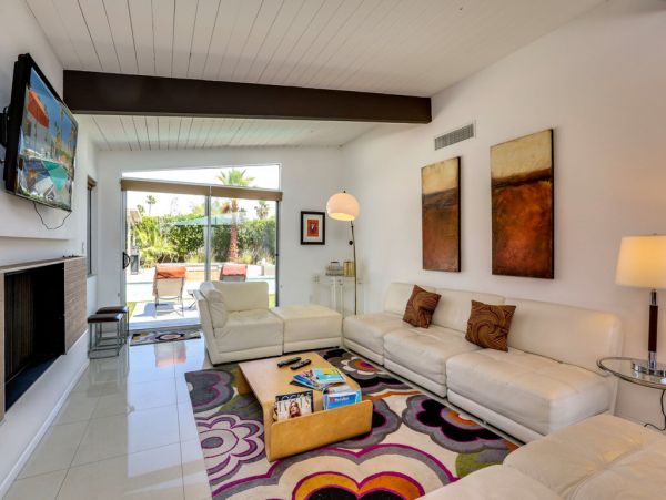 Palm Springs Home 984133