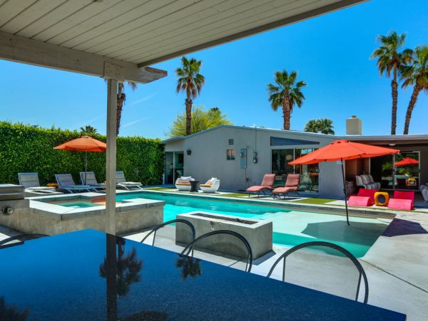 Palm Springs Home 984133