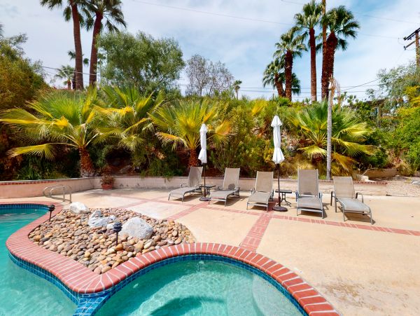 Palm Springs Home 984134