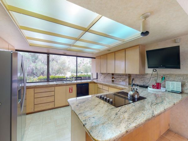 Palm Springs Home 984134