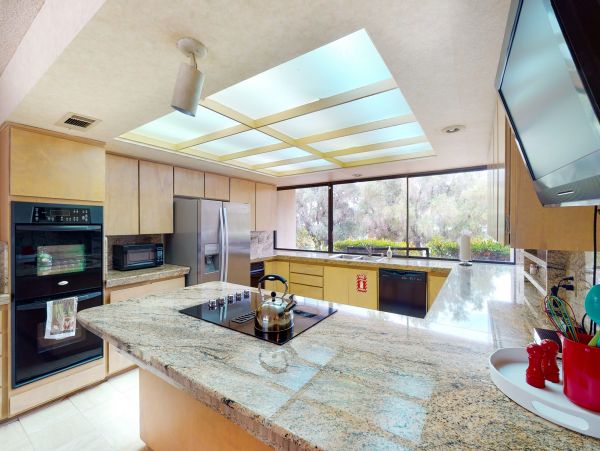 Palm Springs Home 984134