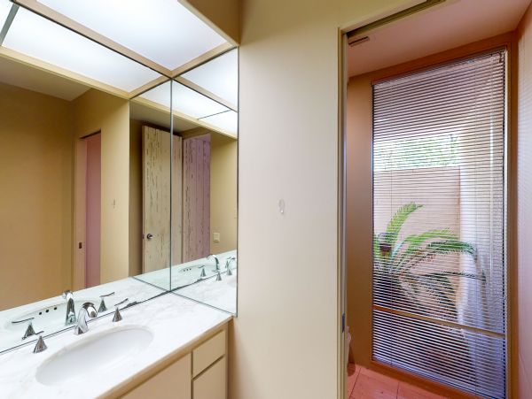 Palm Springs Home 984134