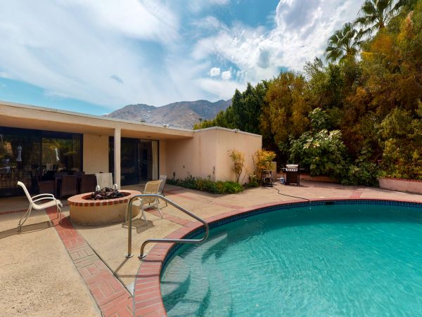 Palm Springs Home 984134