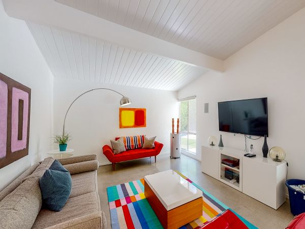 Palm Springs Home 984135