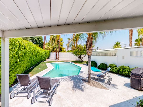 Palm Springs Home 984135