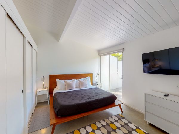 Palm Springs Home 984135