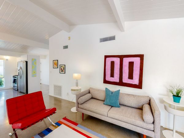 Palm Springs Home 984135