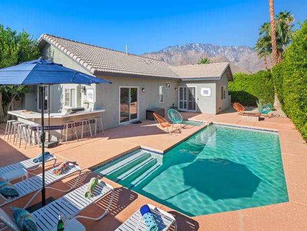 Palm Springs Home 984136
