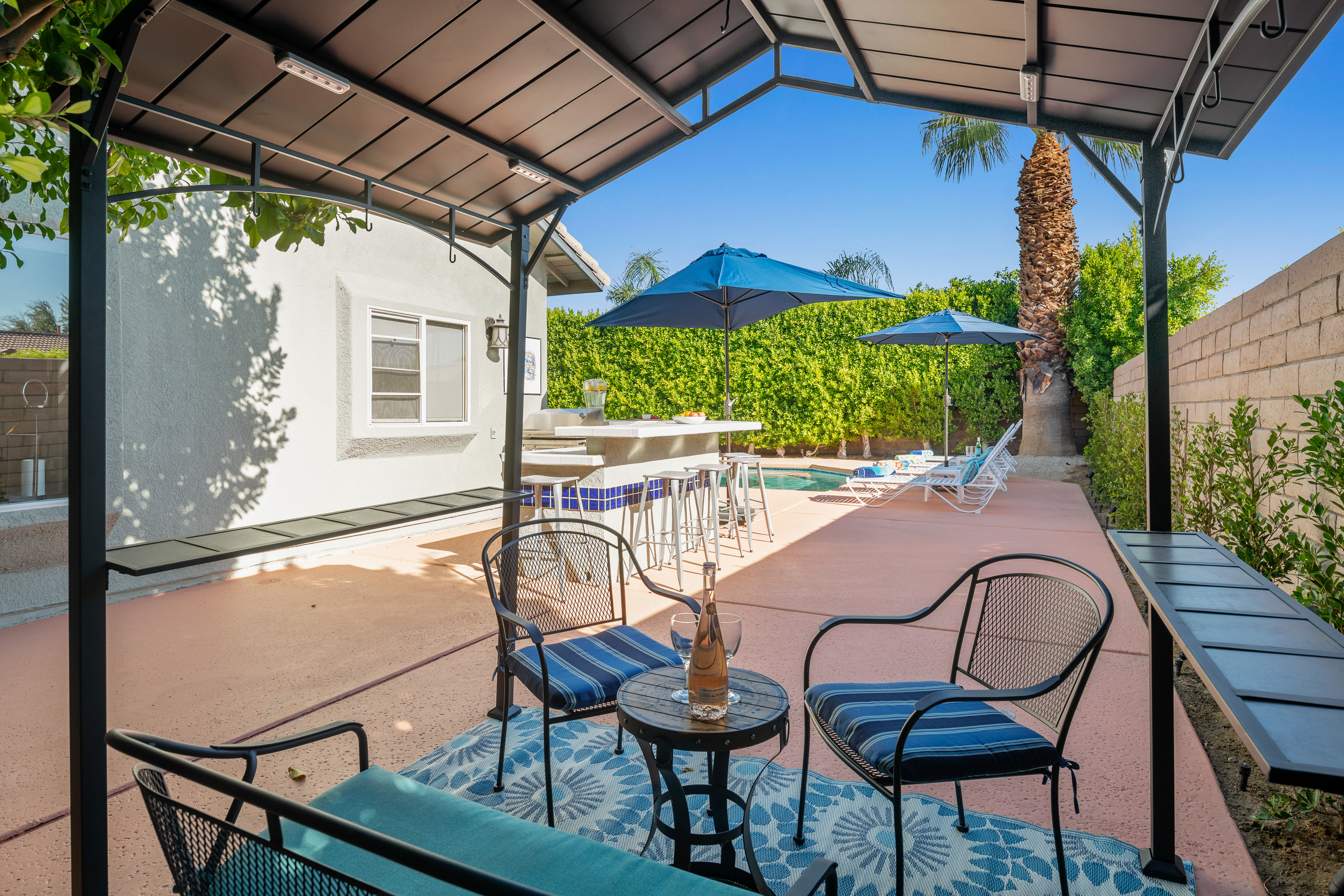 Palm Springs Home 984136