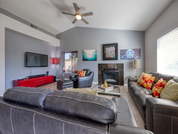 Palm Springs Home 984136