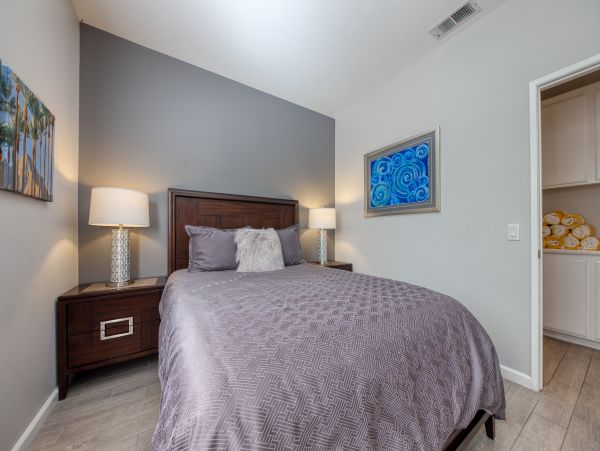 Palm Springs Home 984136