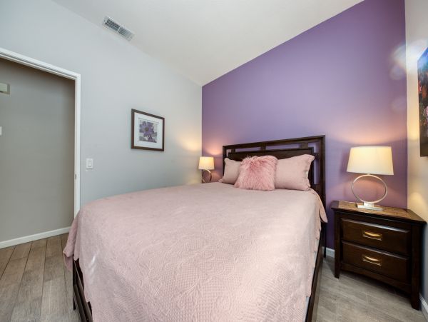 Palm Springs Home 984136
