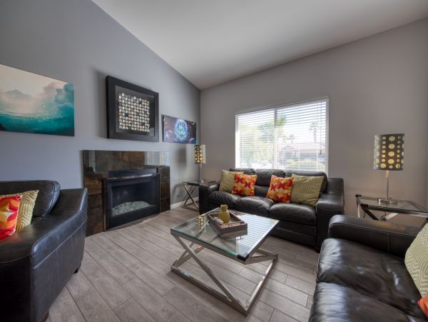 Palm Springs Home 984136