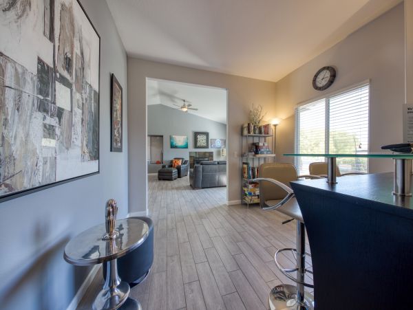 Palm Springs Home 984136
