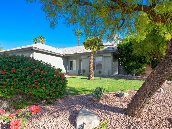 Palm Springs Home 984136