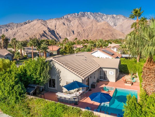 Palm Springs Home 984136
