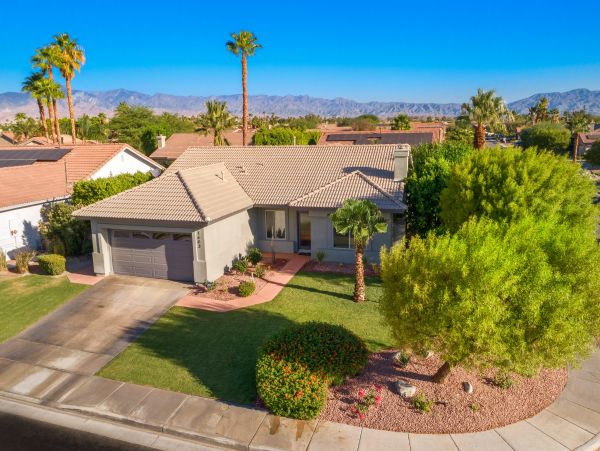 Palm Springs Home 984136