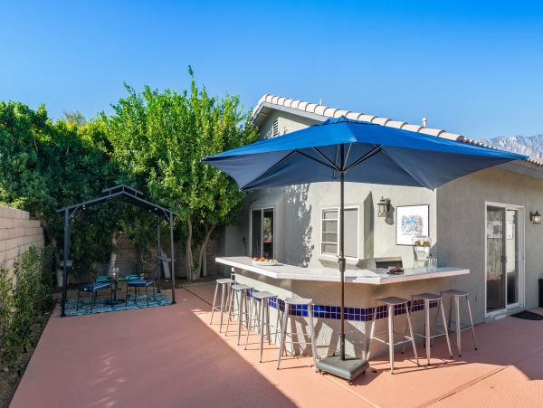 Palm Springs Home 984136